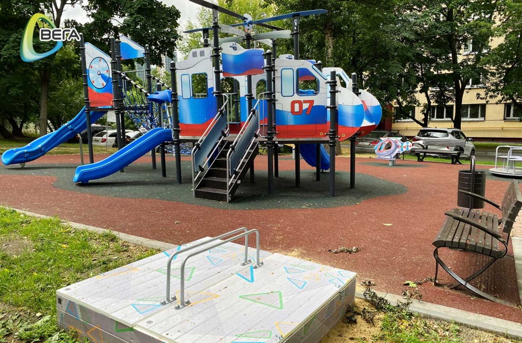 Патриотическая детская площадка на Крутицкой набережной